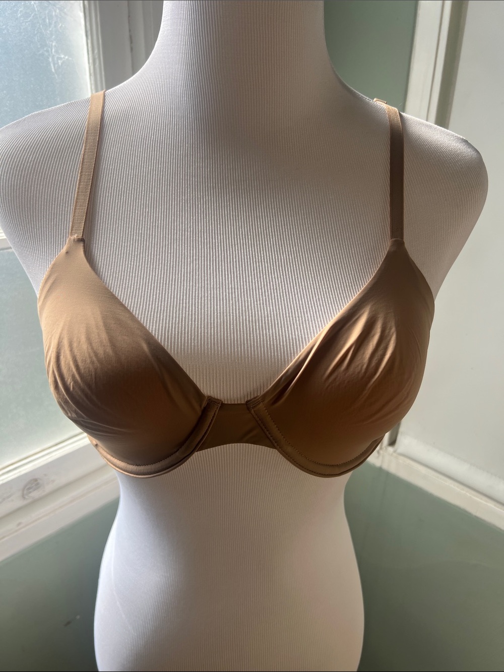 2 Gap 36A Gap Body Favorite t-shirt bras - nude and black